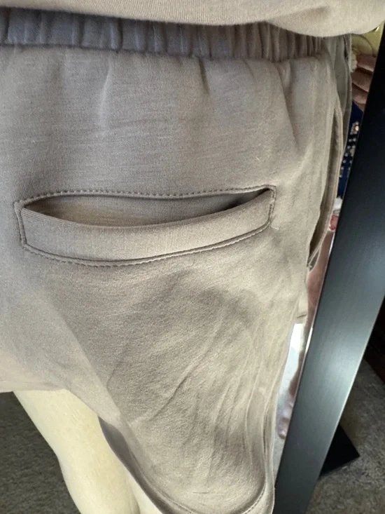 Bailey 44 Taupe Knit Short Set- size S - Picture 8 of 9